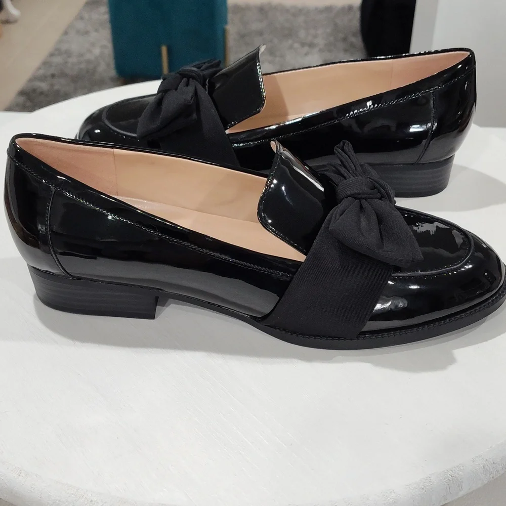 Bandolino Lindio 3 Loafer Black Patent with Bows - Picture 3 of 13